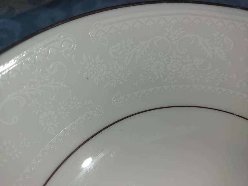 A VINTAGE 4 PIECE EETRITE FINE CHINA BRIDAL 8605 SET