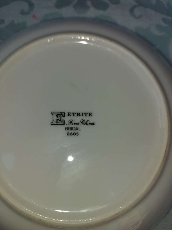 A VINTAGE 4 PIECE EETRITE FINE CHINA BRIDAL 8605 SET