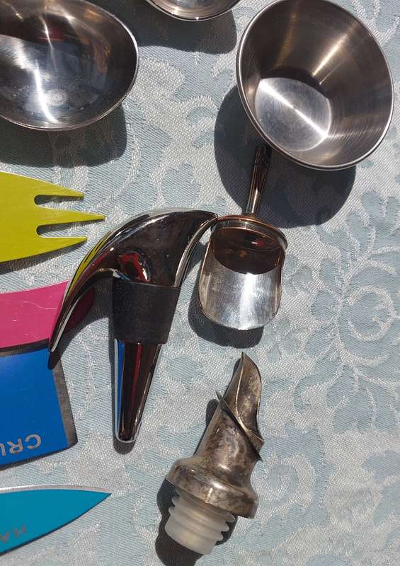 A COLLECTION OF CUTLERY SOLD AS IS