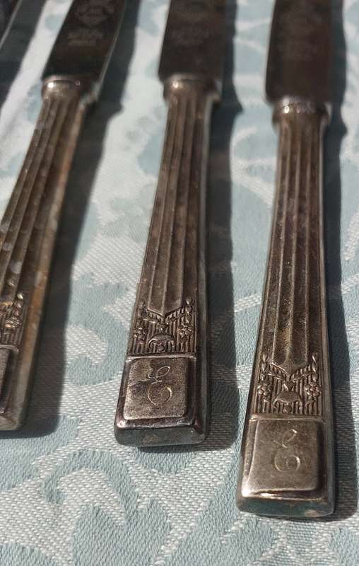 A 31 PIECE JOBLOT CUTLERY SOLD AS IS
