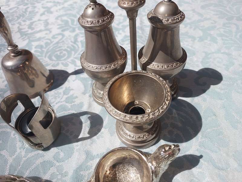 AN ANTIQUE COLLECTION KITCHEN UTENSILS SOLD AS IS