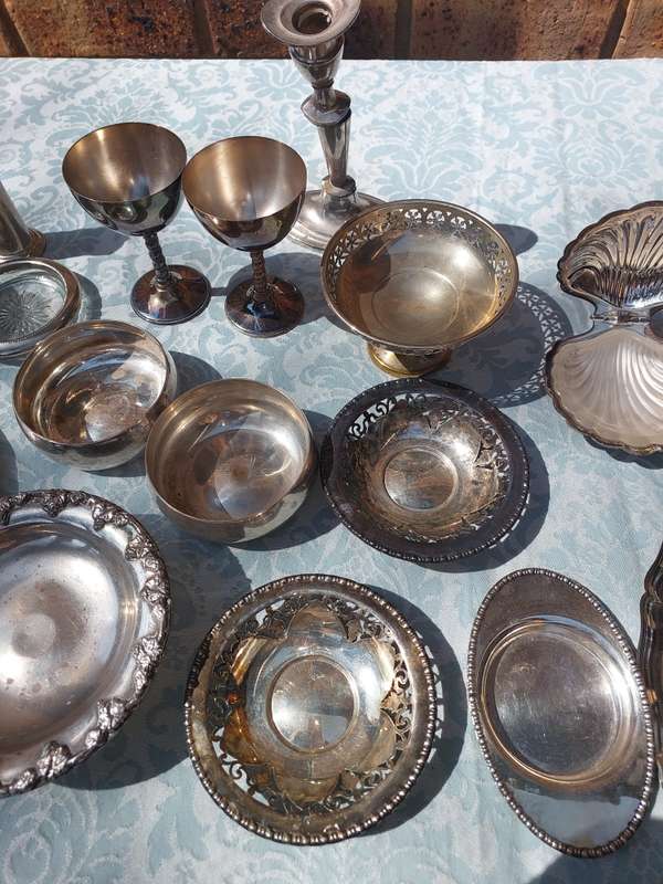 A BULK COLLECTION VINTAGE AND ANTIQUE KITCHENALIA