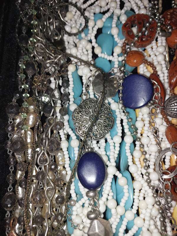 A BULK COLLECTION OF COSTUME NECKLACES
