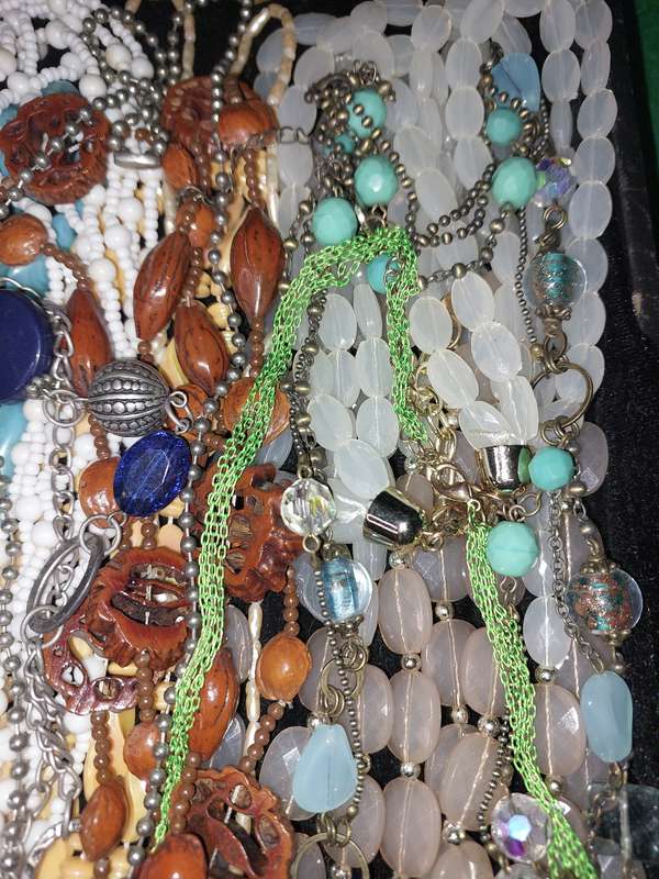 A BULK COLLECTION OF COSTUME NECKLACES