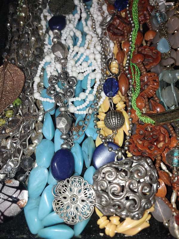 A BULK COLLECTION OF COSTUME NECKLACES