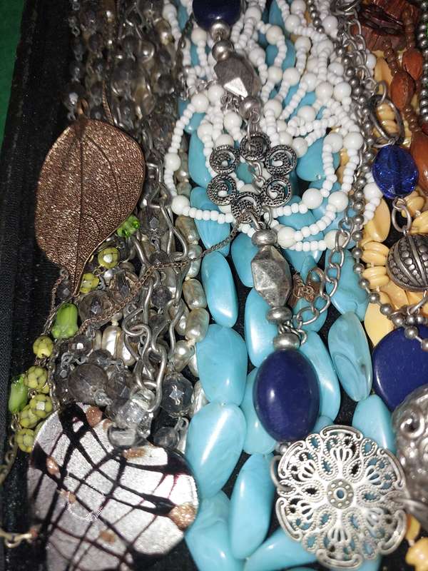A BULK COLLECTION OF COSTUME NECKLACES