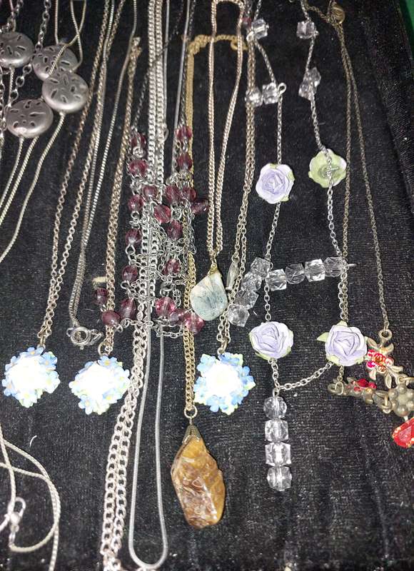 A COLLECTION OF FASHION COSTUME NECKLACES