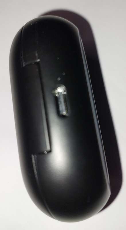 A SAMSUNG EARPHONE CHARGER