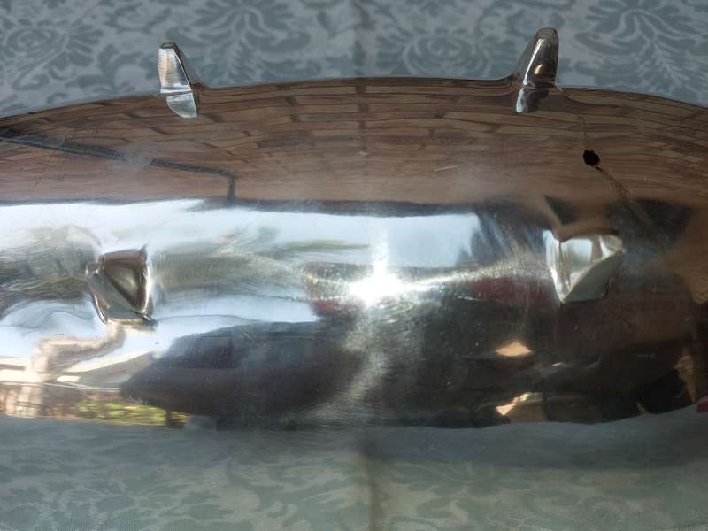 A 60-CENTIMETER-IN-LENGTH ART DECOR, CAROL BOYES STYLE, ALUMINIUM ALLOY TRAY