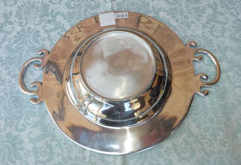 A BEAUTIFUL ART DECOR ROUND WITH LACQUERED INNER BOWL ALUMINIUM ALLOY SERVING TRAY SOLD AS IS