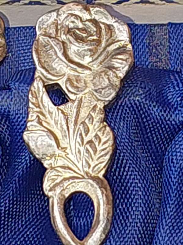 AN ANTIQUE SET DELFT TEASPOONS