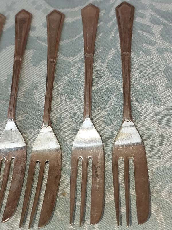 A COLLECTION OF ANGORA SILVERPLATED EPNS COCKTAIL FORKS