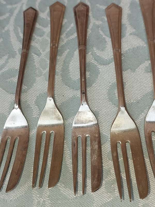 A COLLECTION OF ANGORA SILVERPLATED EPNS COCKTAIL FORKS