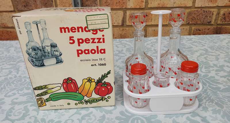 A VINTAGE ITALIAN ART DECOR DISPENSING STATION