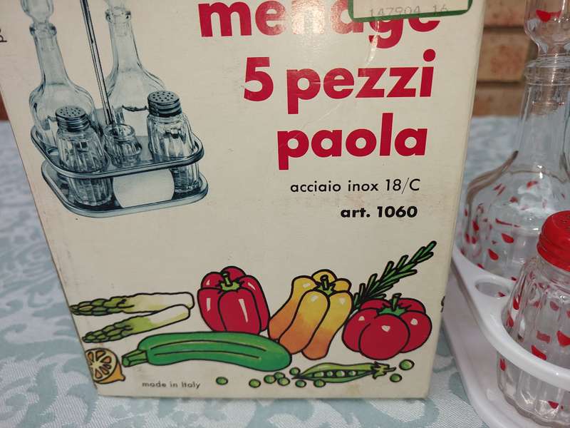A VINTAGE ITALIAN ART DECOR DISPENSING STATION