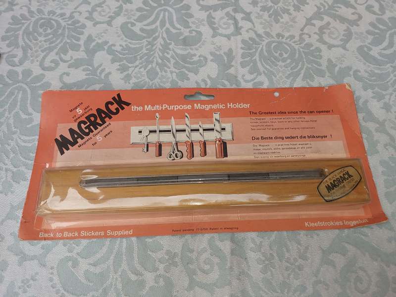 A GENUINE MAGNETIC RACK SOLD AS IS