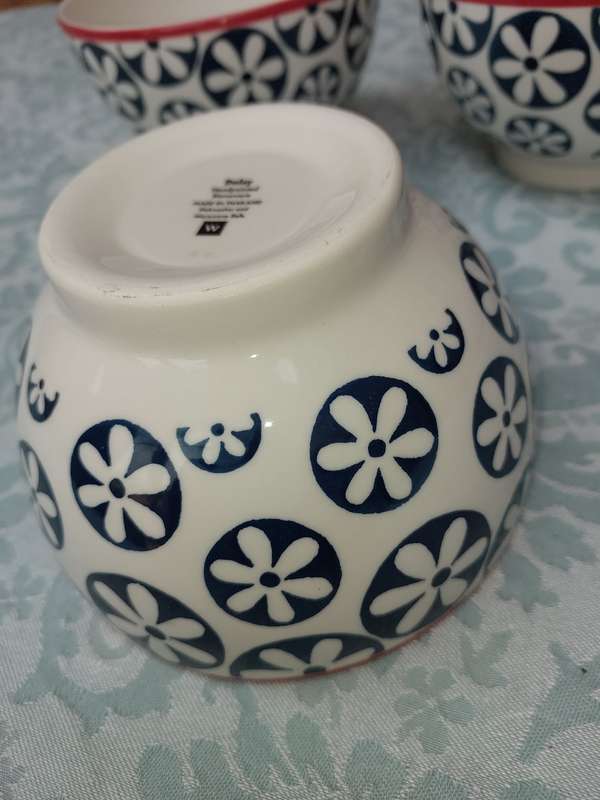 A SET OF 3 CEREAL BOWLS BY WOOLWORTHS