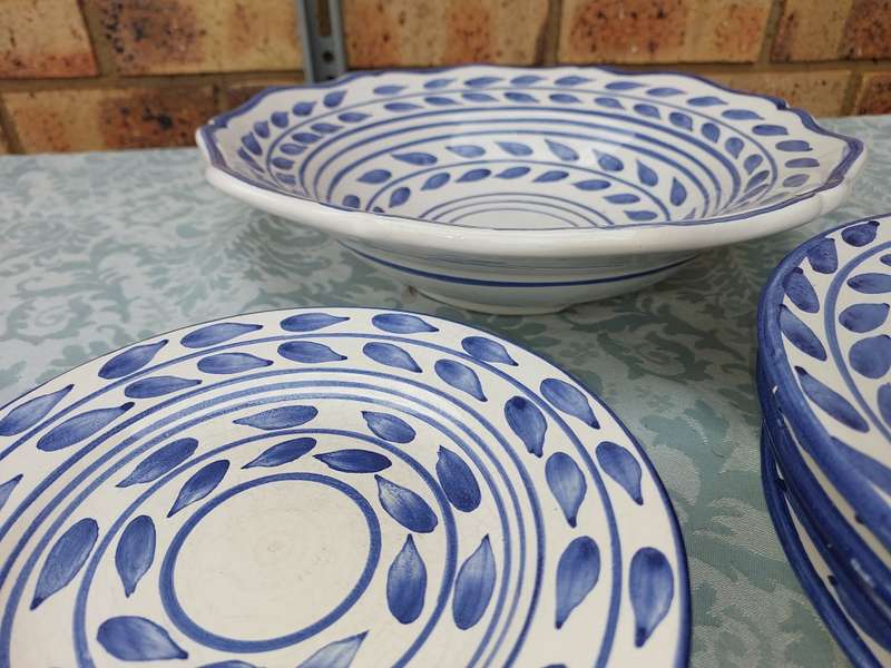 A COLLECTION OF 9 CELLO CERAMICS HAND-PAINTED EARTHEN WARE