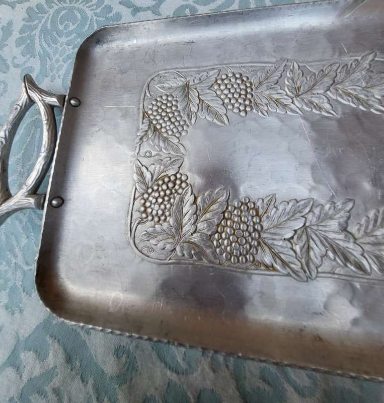 A VINTAGE ALUMINUM ALLOY RECTANGULAR ART DECOR SERVING TRAY
