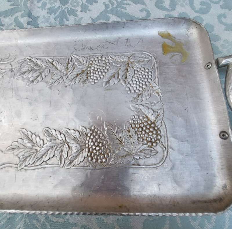 A VINTAGE ALUMINUM ALLOY RECTANGULAR ART DECOR SERVING TRAY