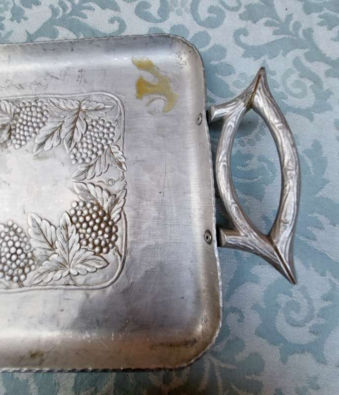 A VINTAGE ALUMINUM ALLOY RECTANGULAR ART DECOR SERVING TRAY