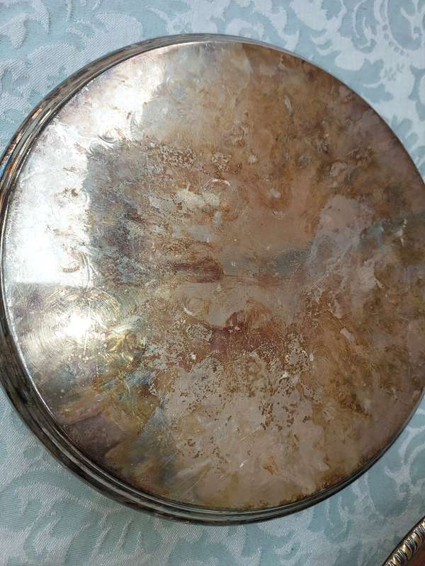 A VINTAGE JOBLOT SILVERPLATED SERVING TRAYS