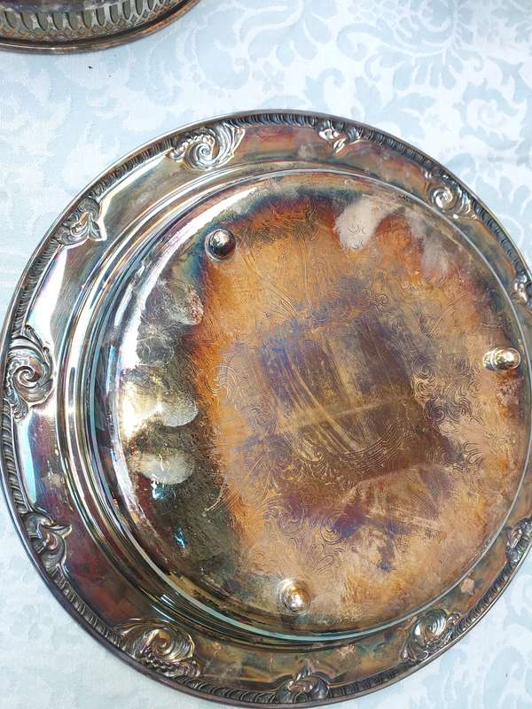 A VINTAGE JOBLOT SILVERPLATED SERVING TRAYS