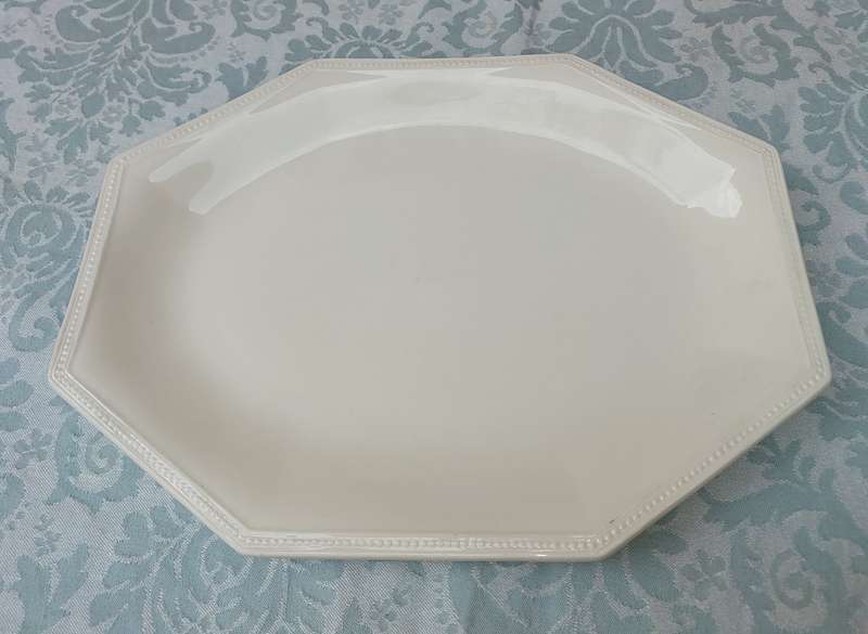 A VINTAGE JOHNSON BROTHERS IRON STONE PLATTER