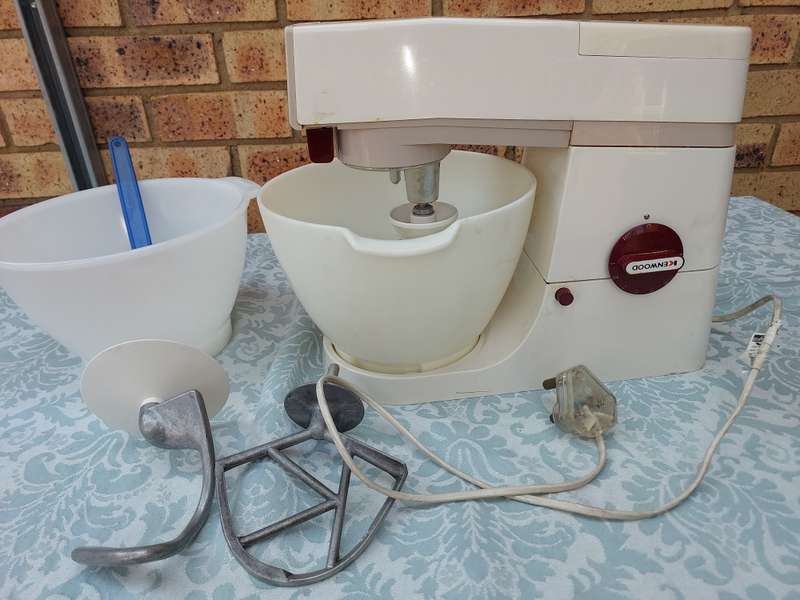A GENUINE VINTAGE KENWOOD CHEF MODEL 701