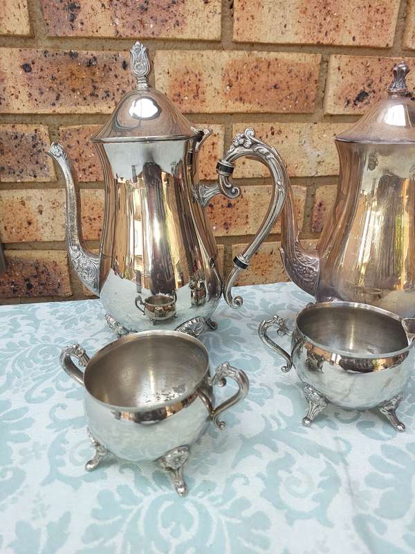 AN ANTIQUE SILVER PLATED TEA JUG SET VICTORIAN STYLE