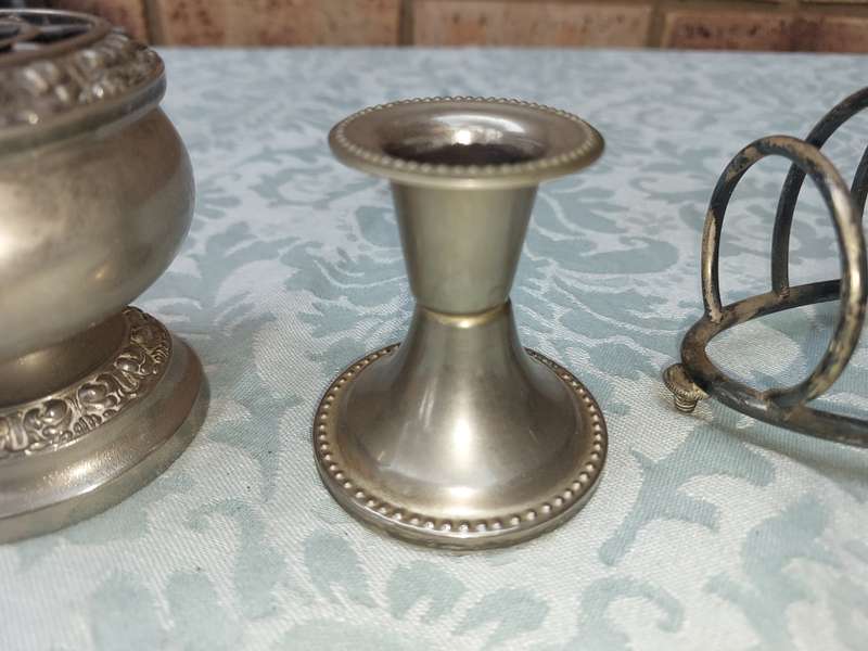 A VINTAGE JOBLOT KITCHEN UTENSILS