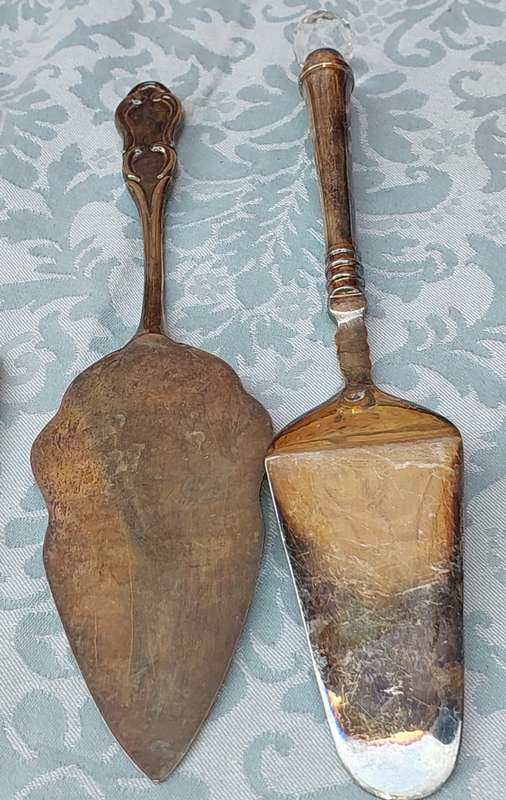 THREE VINTAGE HEAVY DUTY CAKE CUTLERY