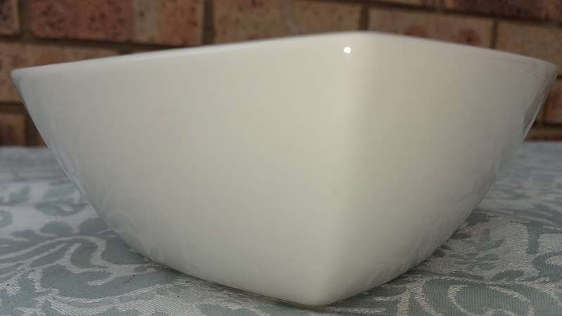 A WHITE STACK MAXWELL AND WILLIAM ART DECOR CONDIMENTS SET