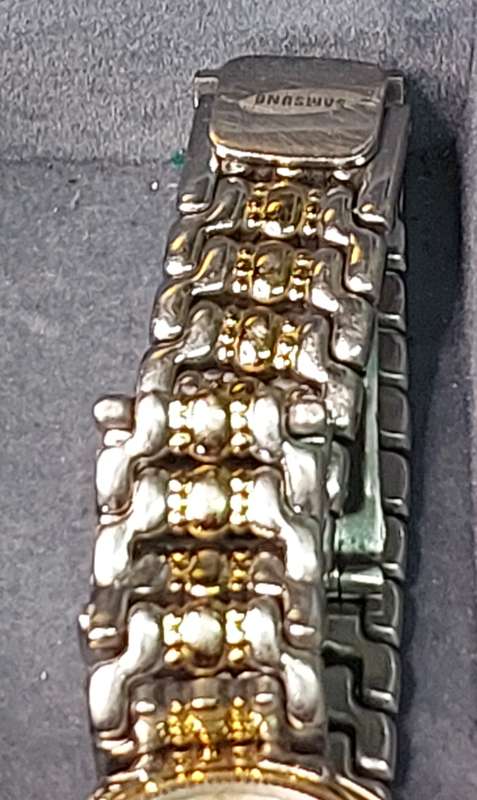 A PAIR OF QUARTZ SAMSUNG WRIST WATCHES