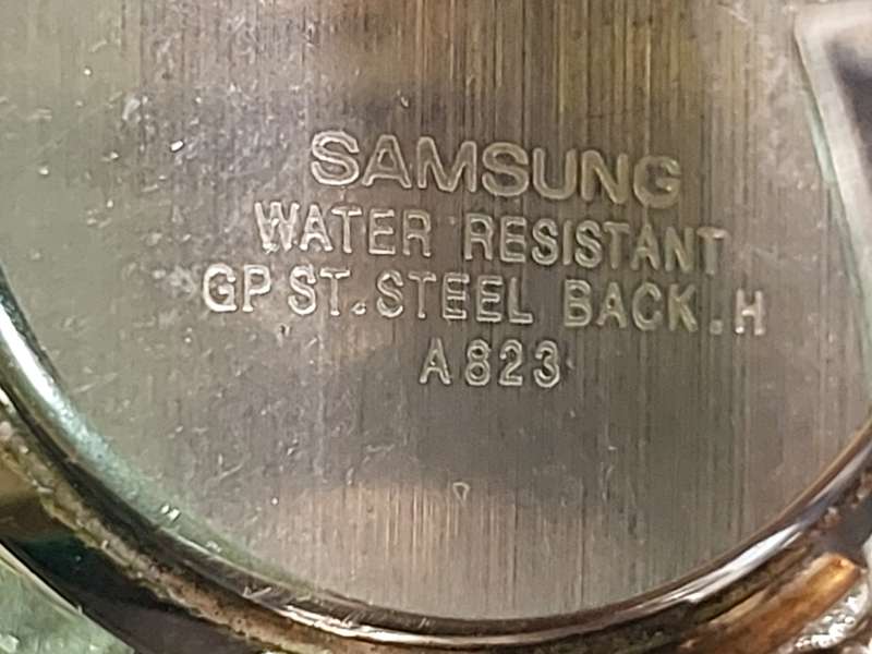 A PAIR OF QUARTZ SAMSUNG WRIST WATCHES