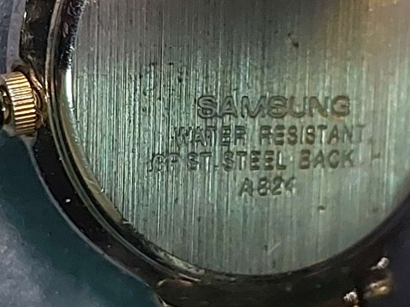 A PAIR OF QUARTZ SAMSUNG WRIST WATCHES