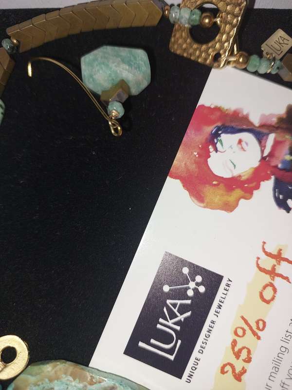 AN AUTHENTIC LUKA NECKLACE SET MADE IN AUSTRALIA