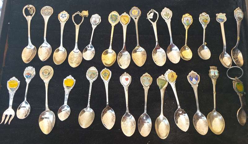 A JOBLOT COLLECTION MEMORABILIA SPOONS