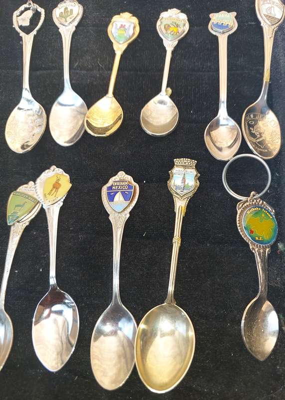 A JOBLOT COLLECTION MEMORABILIA SPOONS