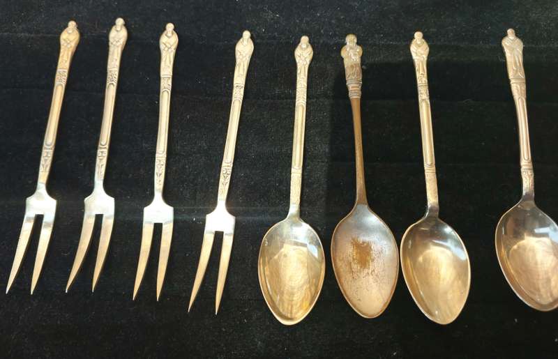 A VINTAGE  COLLECTION JOBLOT  ENGLISH CUTLERY