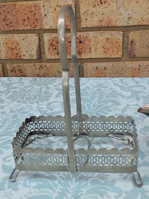 A VINTAGE JOBLOT KITCHENALIA UTENSILS