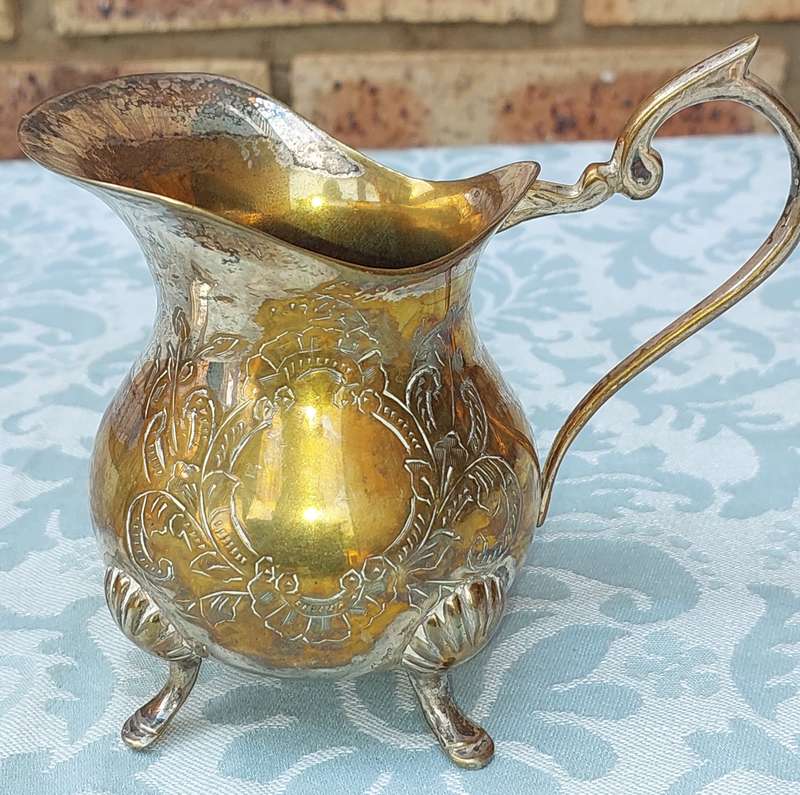 A VINTAGE JOBLOT KITCHENALIA UTENSILS