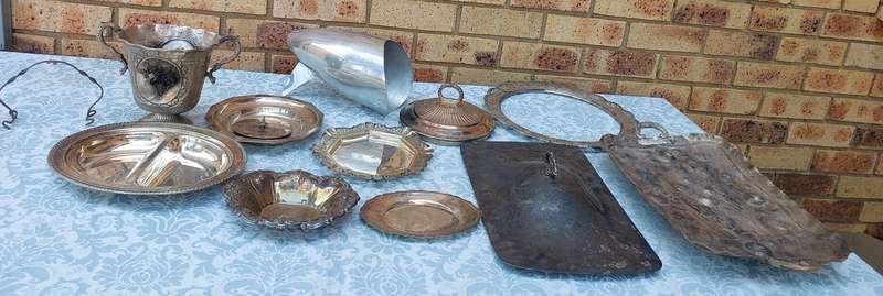 A VINTAGE AND ANTIQUE JOBLOT KITCHENALIA