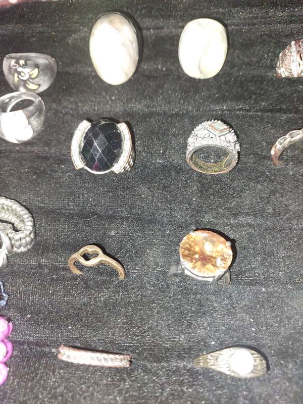 A BULK JOBLOT COLLECTION DRESS RINGS
