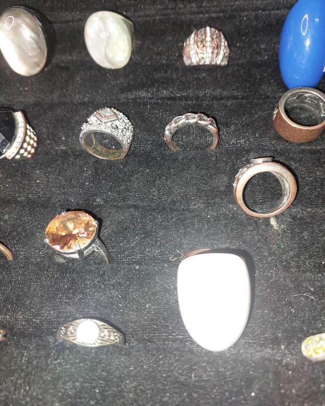 A BULK JOBLOT COLLECTION DRESS RINGS