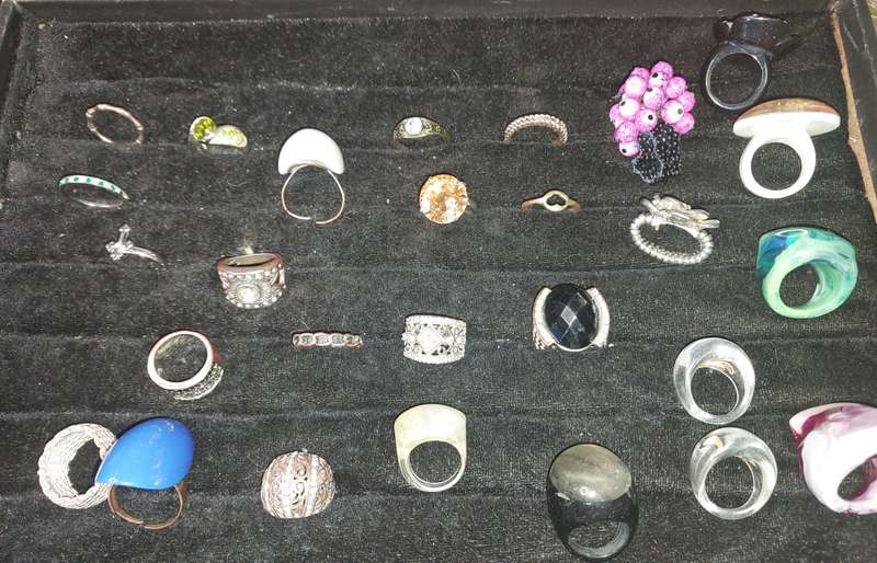 A BULK JOBLOT COLLECTION DRESS RINGS