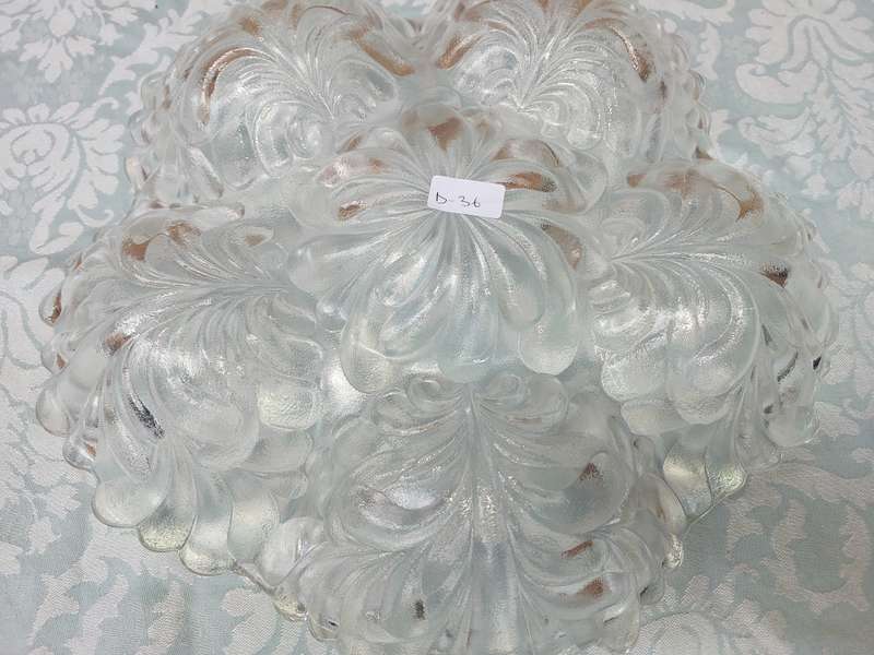 AN ART DECOR GLASS COMPARTMENTED HIBISCUS FLOWER SHAPE SERVING BOWL