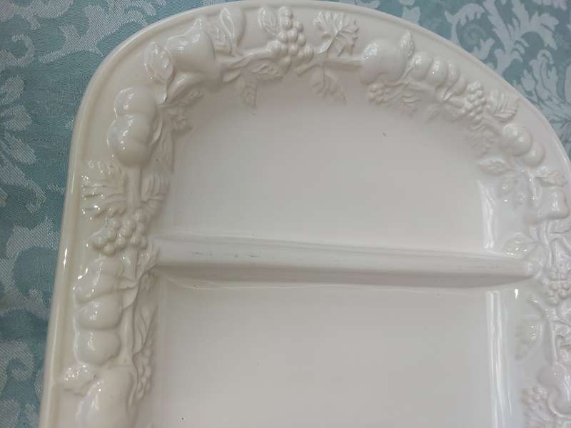 AN EXTRA LARGE WHITE CERAMIC COMPARTMENTED SERVING PLATTER
