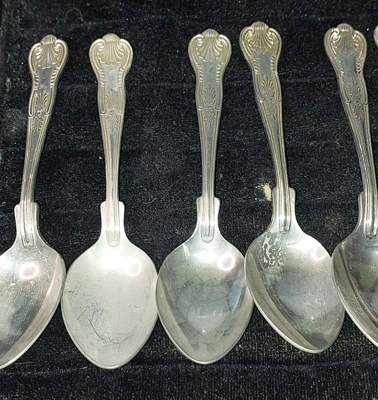 A SET OF 12 STAINLESS STEEL 24CT GOLD PLATE (WHITE ) DESERT FORKS AND SPOONS