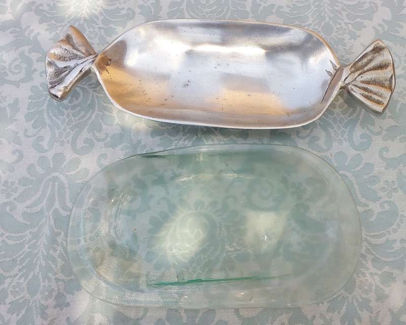 AN ART DECOR CAROL BOYES STYLE SERVING TRAY ALUMINUM ALLOY WITH A FROSTED GLASS INNER